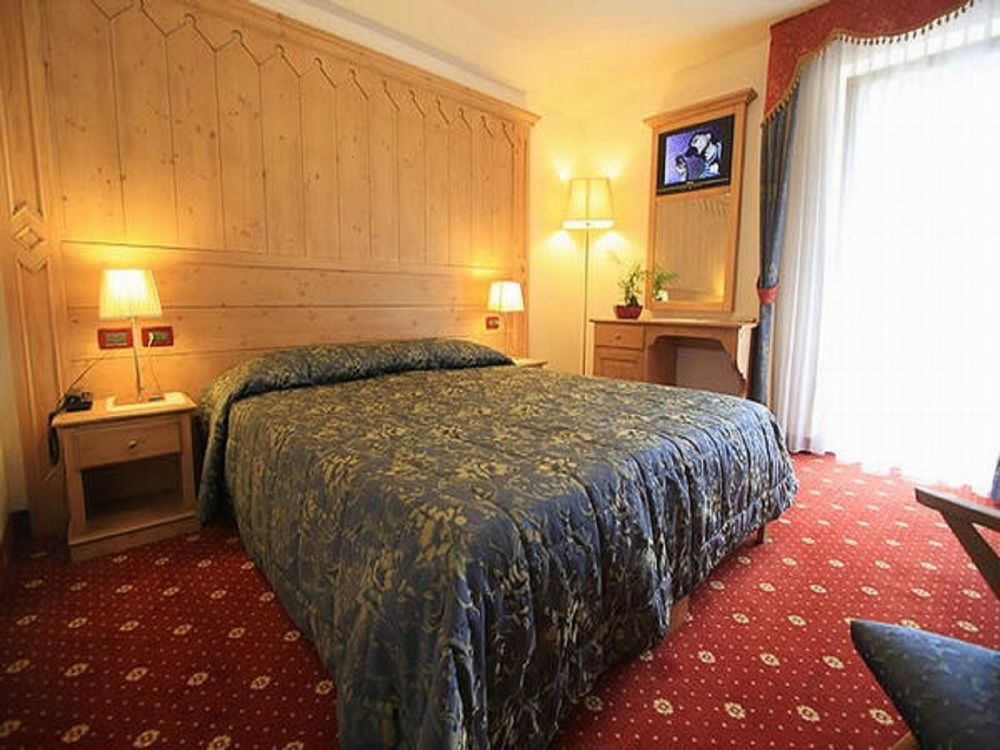 GH Hotel Monzoni Pozza di Fassa Buitenkant foto