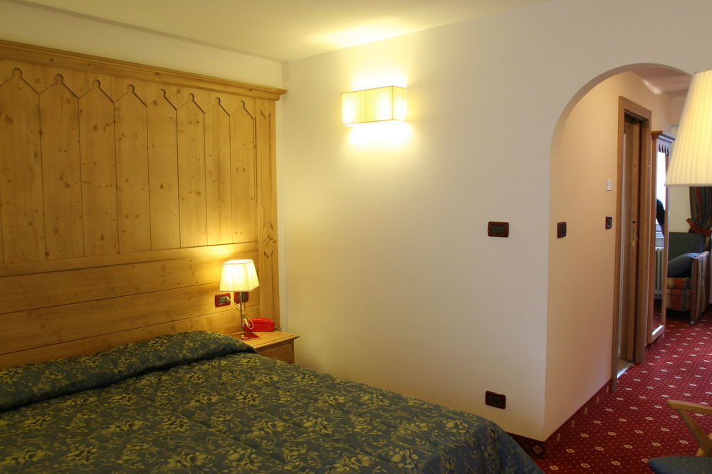 GH Hotel Monzoni Pozza di Fassa Buitenkant foto